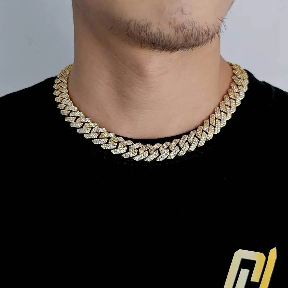 15mm Zircon Cuban Link Necklace - MRC STOREchainMRC15mm Zircon Cuban Link Necklace - MRC STOREMRC STORECJLX209777101AZGolden Width 15mmBracelet 7Inches Length18cm