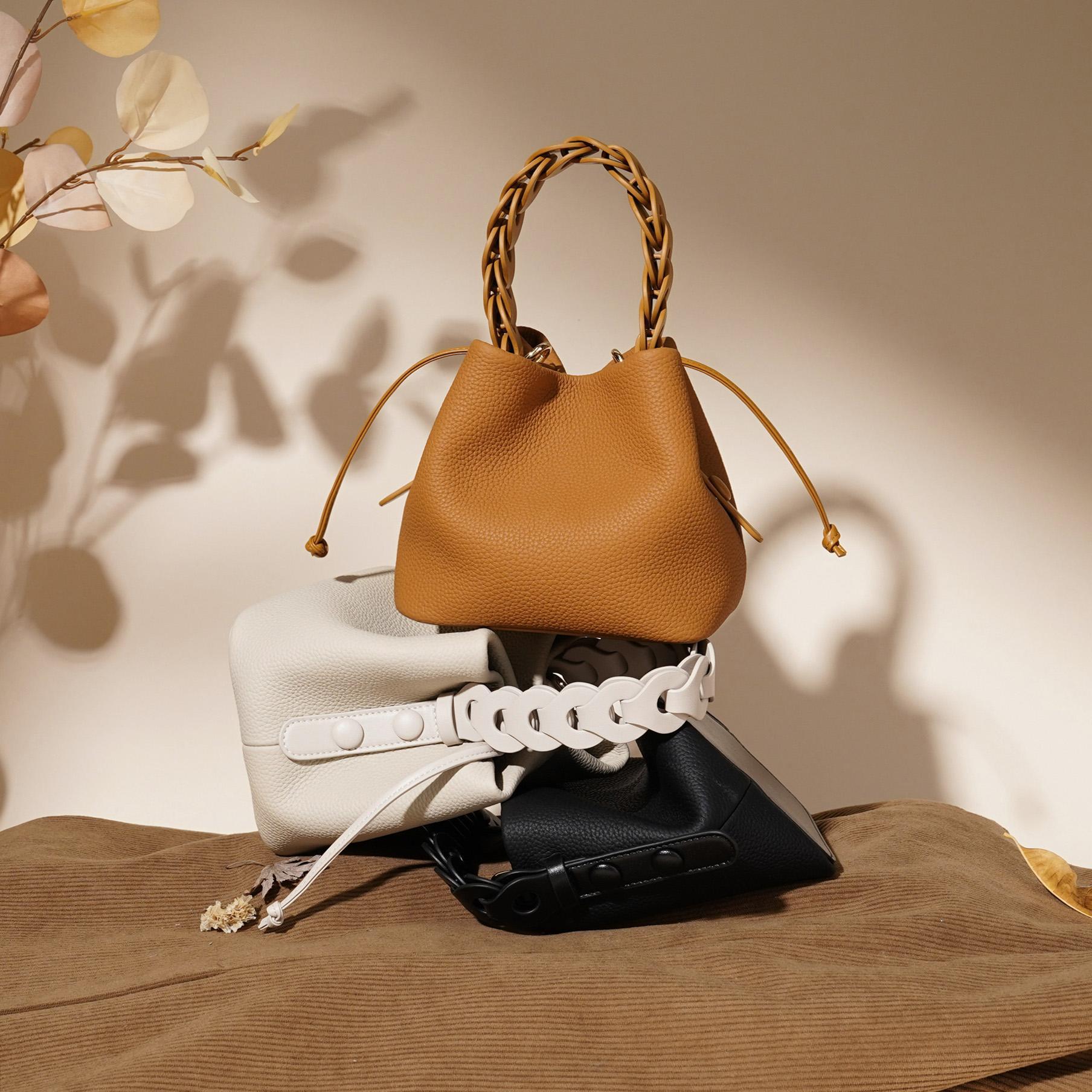 First - Layer Cowhide Woven Bucket Crossbody Bag - MRC STOREBagMRC STOREFirst - Layer Cowhide Woven Bucket Crossbody Bag MRC STORE MRC STORECJNS256510202BYBiscuit Color16x13x14.5cm