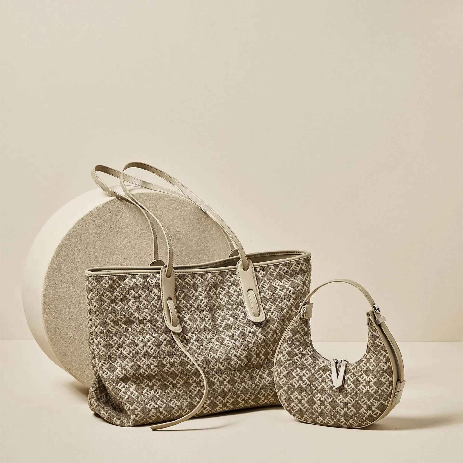 Woolen Crescent Canvas Bag - MRC STOREBagMy StoreWoolen Crescent Canvas BagMRC STORECJNS154830301AZBeige1PC