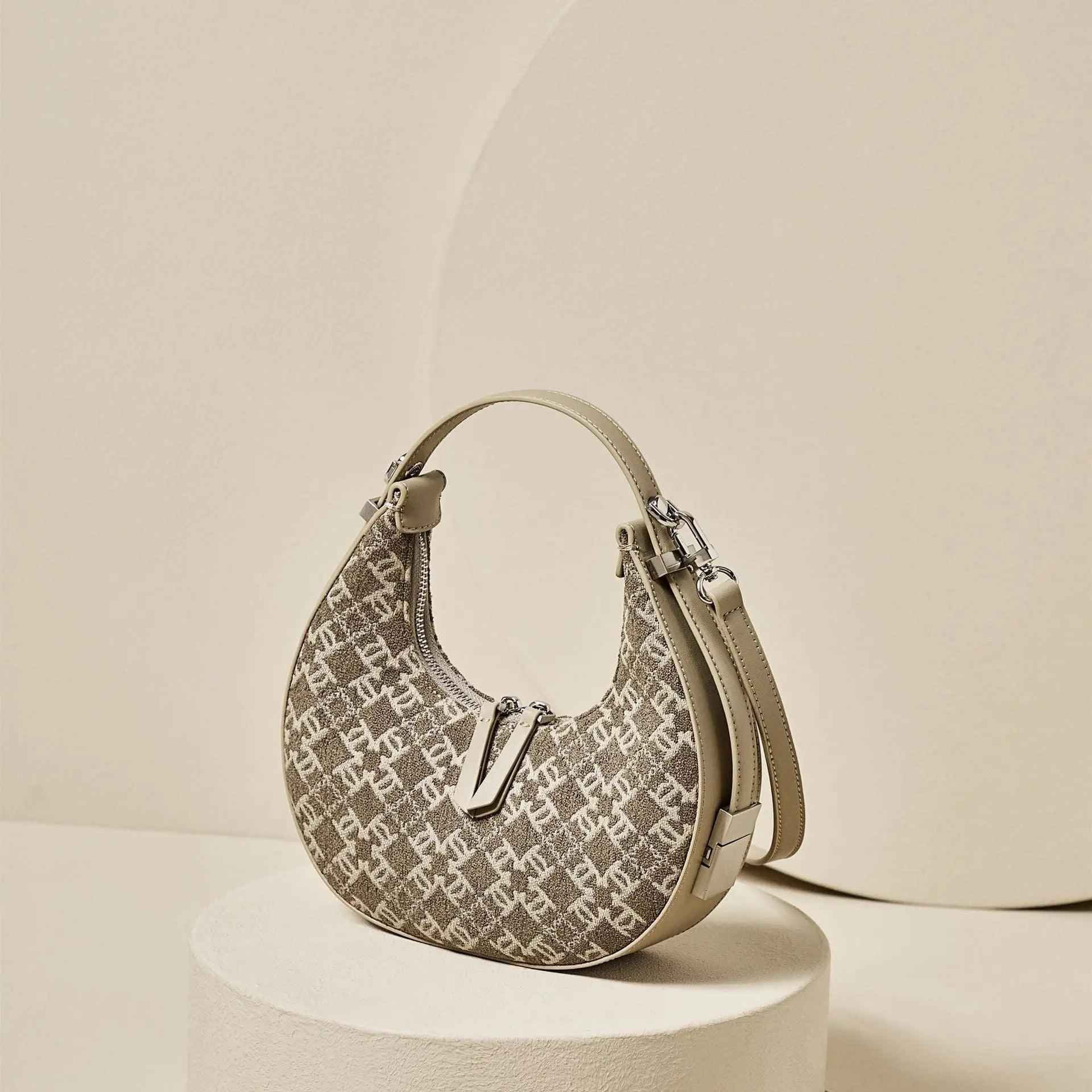 Woolen Crescent Canvas Bag - MRC STOREBagMy StoreWoolen Crescent Canvas BagMRC STORECJNS154830301AZBeige1PC